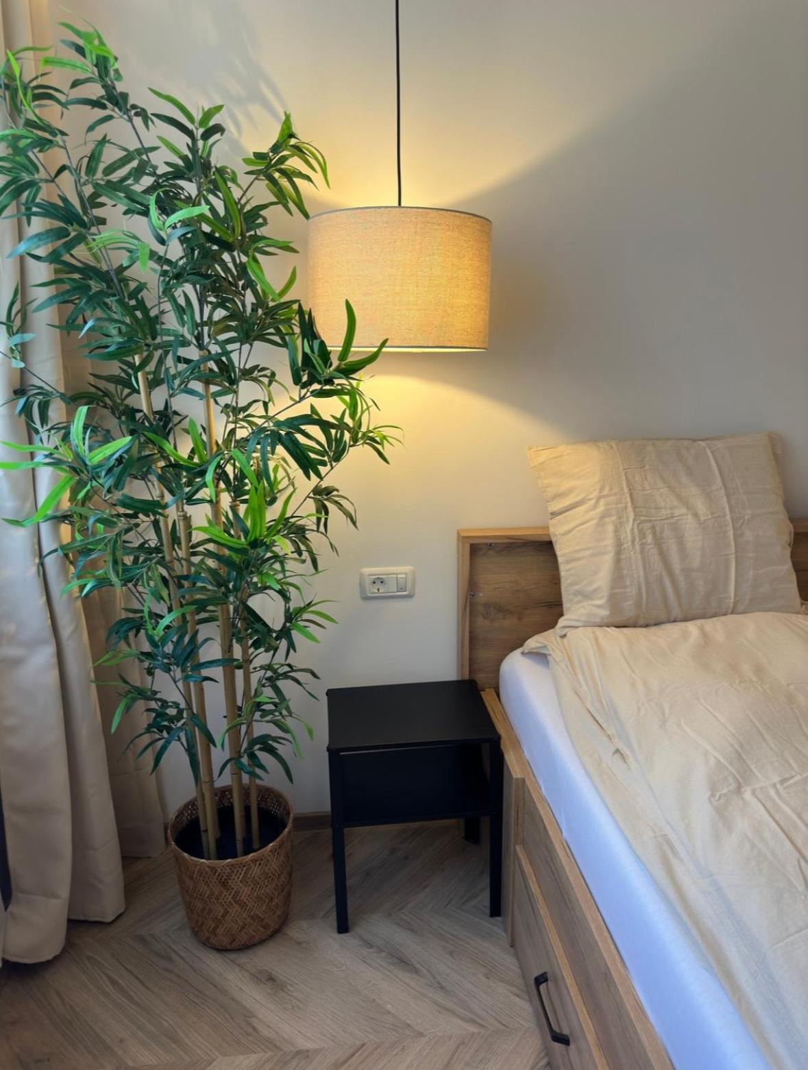 One Room Apartment- Self Check-In 24H Resita Ngoại thất bức ảnh